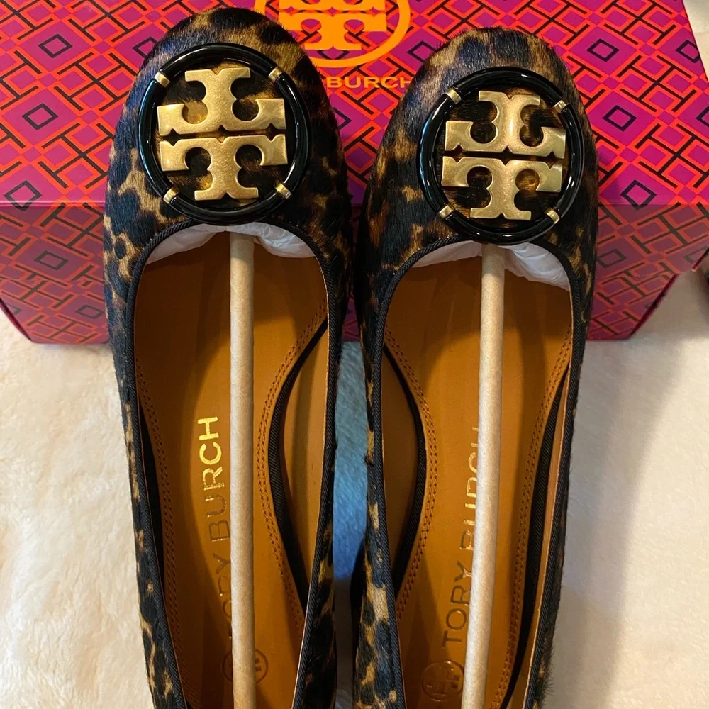TORY BURCH MULTI-LOGO LEOPARD PUMP